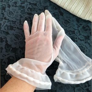 Vintage Chiffon White Wrist Gloves